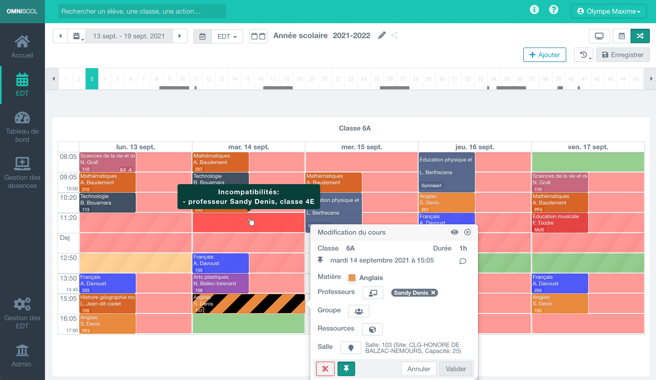 déplacement d'un cours directement sur l'emploi du temps, montrant tous les créneaux avec les possibilités en vert et les positions en conflit en rouge ou orange