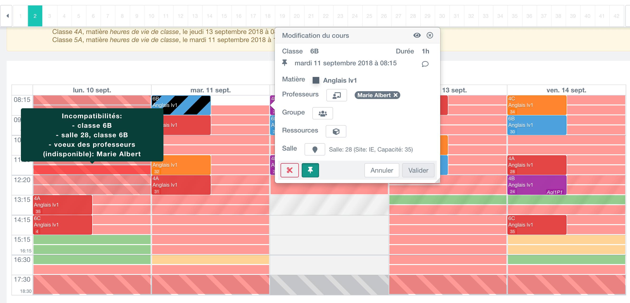déplacement d'un cours sur l'emploi du temps d'un professeur, montrant tous les créneaux possibles (vert) et ceux en conflit (rouge), notamment à cause d'indisponibilité renseignées (voeux)
